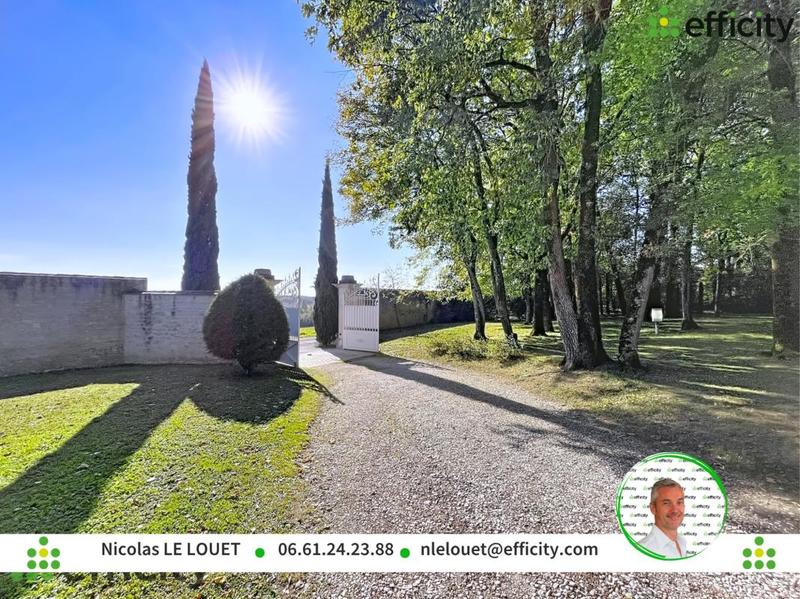 Demeure - 290 m² - 10 pièces