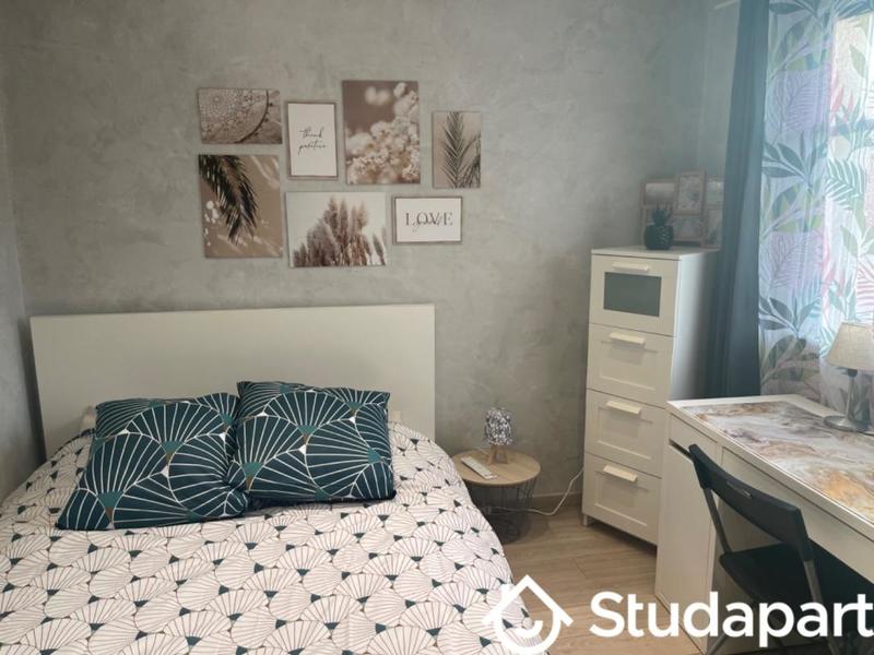 Chambre - 10 m² - 1 pièce