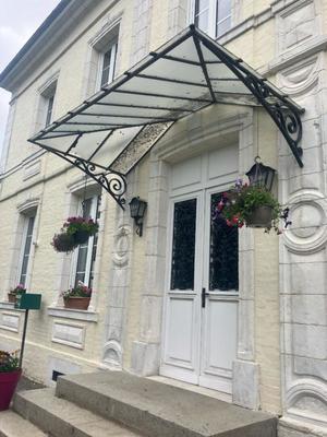 Demeure - 393 m² - 12 pièces