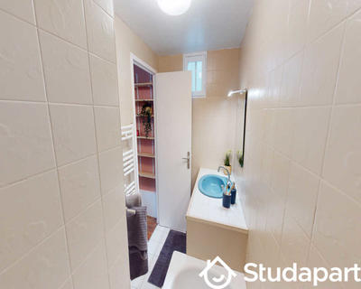 Chambre - 90 m² - 1 pièce