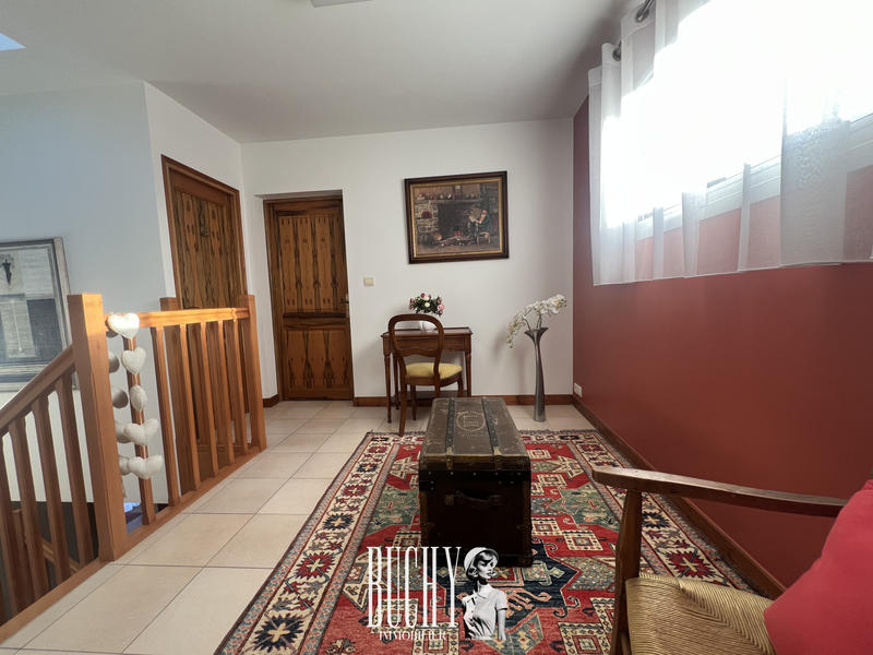 Maison - 202 m² - 7 pièces