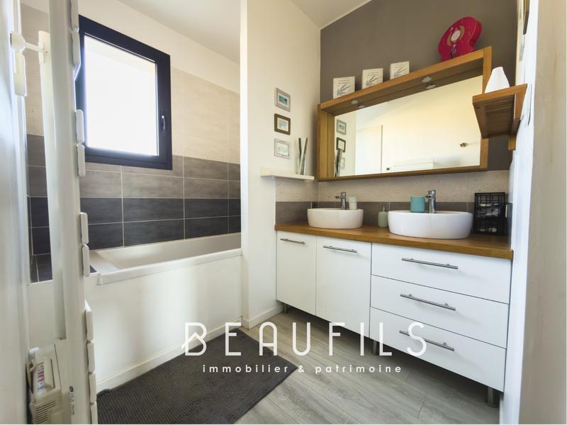 Villa - 215 m² - 10 pièces