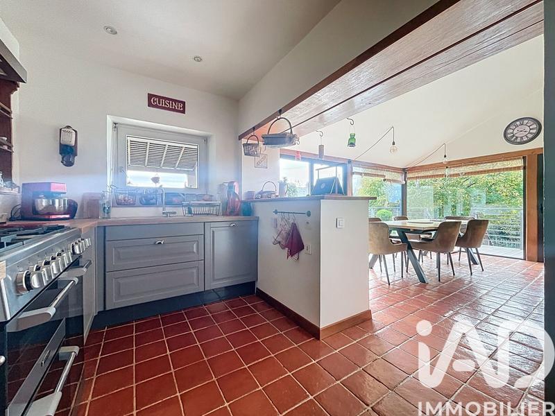 Maison - 220 m² - 10 pièces