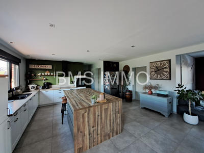 Maison - 144 m² - 5 pièces