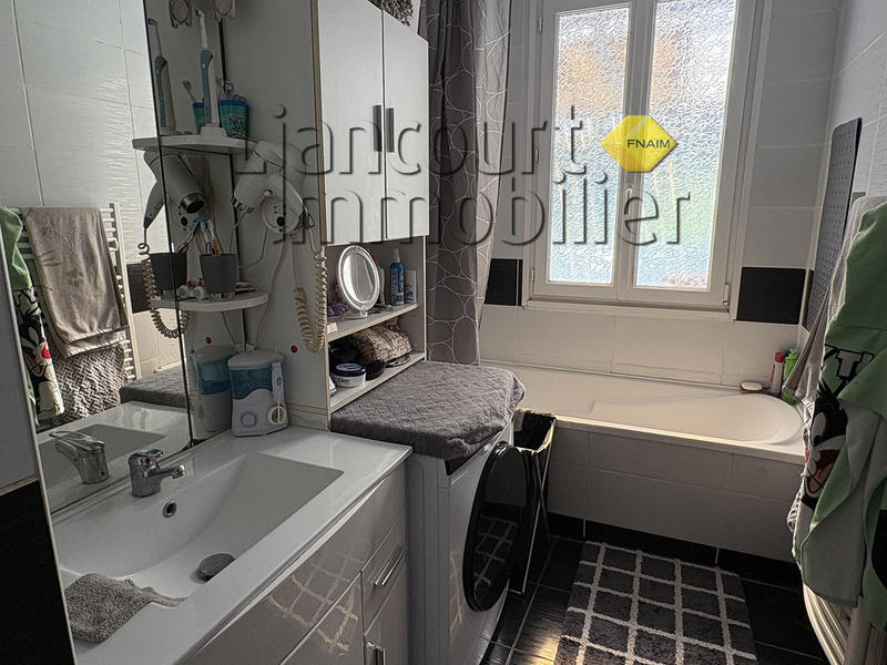 Maison - 87 m² - 5 pièces