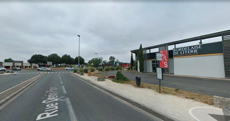 Local commercial - 676 m² - 5 pièces