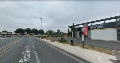 Local commercial - 676 m² - 5 pièces