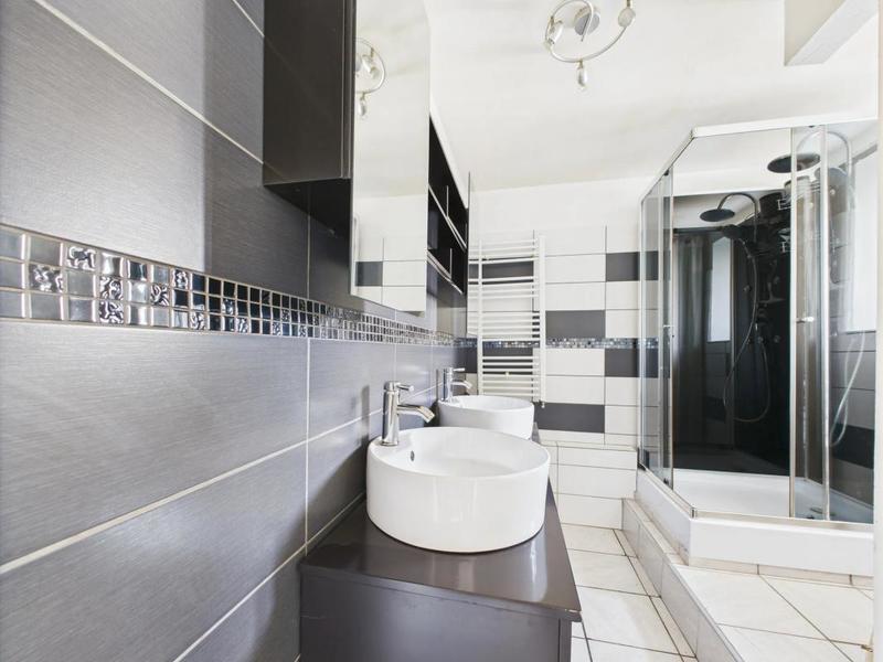 Maison - 197 m² - 8 pièces