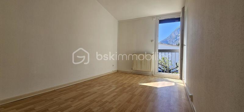 Maison jumelée - 84 m² - 4 pièces