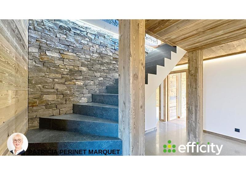 Maison - 216 m² - 7 pièces