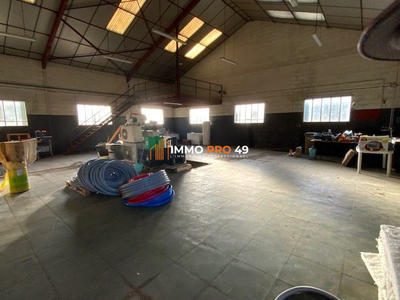 Entrepôt - 180 m²