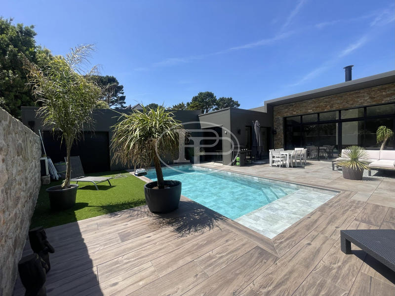 Maison contemporaine - 189 m² - 6 pièces