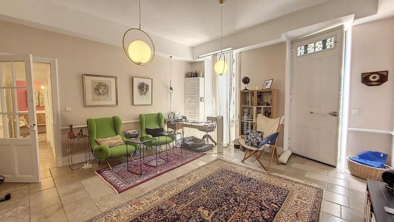 Maison - 347 m² - 11 pièces