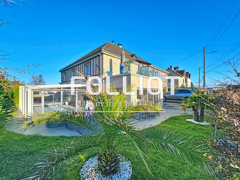 Maison - 227 m² - 7 pièces