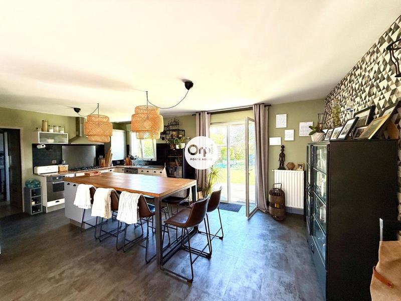 Maison - 121 m² - 6 pièces