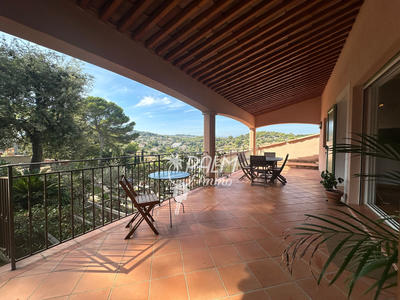 Appartement - 100 m² - 4 pièces