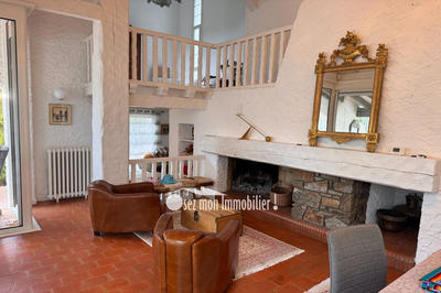 Maison - 220 m² - 7 pièces