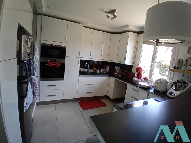 Maison - 96 m² - 4 pièces