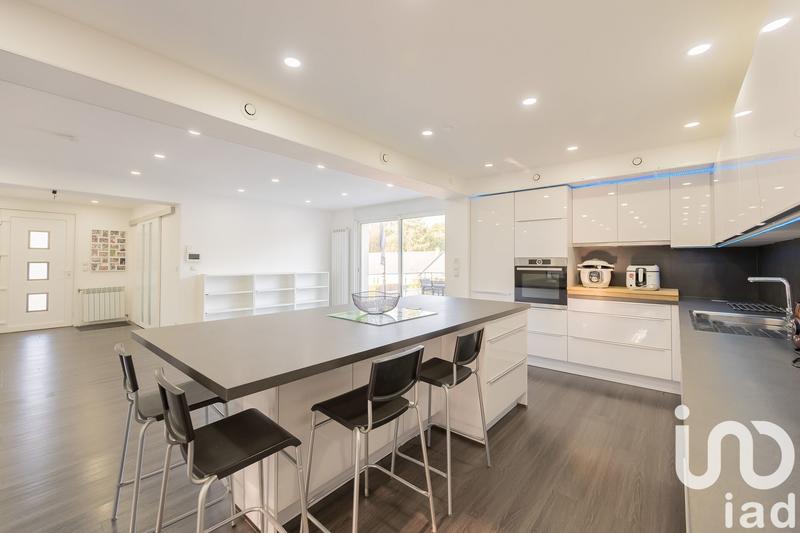 Maison - 140 m² - 6 pièces