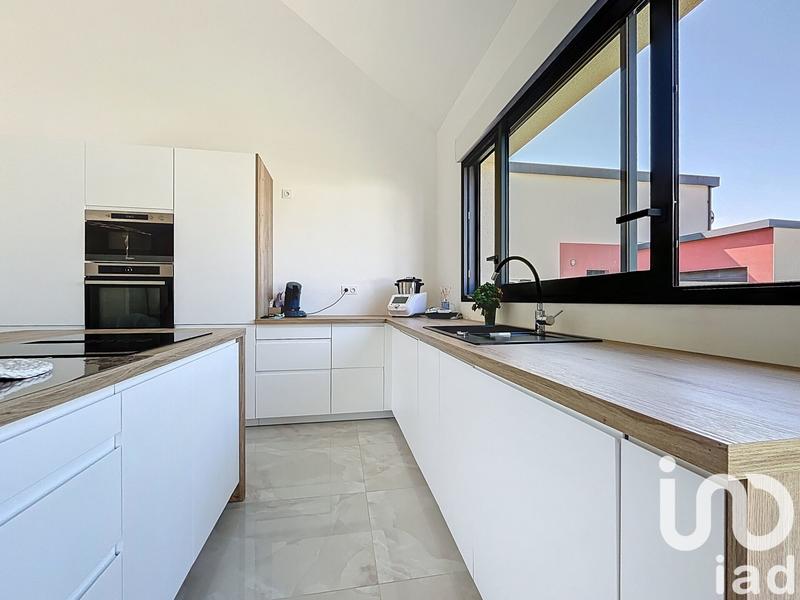 Maison - 95 m² - 5 pièces