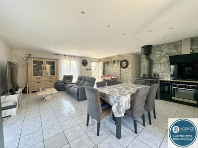 Maison - 90 m² - 4 pièces