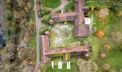 Maison - 507 m² - 13 pièces