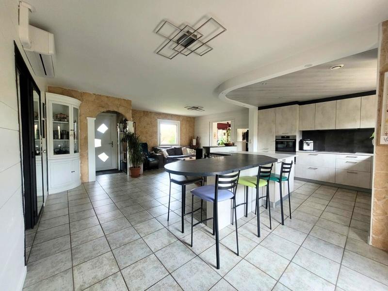 Maison - 123 m² - 4 pièces