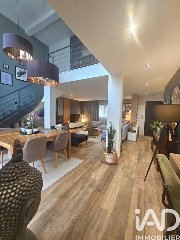 Maison - 168 m² - 7 pièces