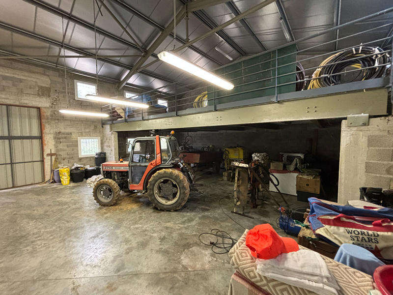 Maison - 376 m² - 4 pièces