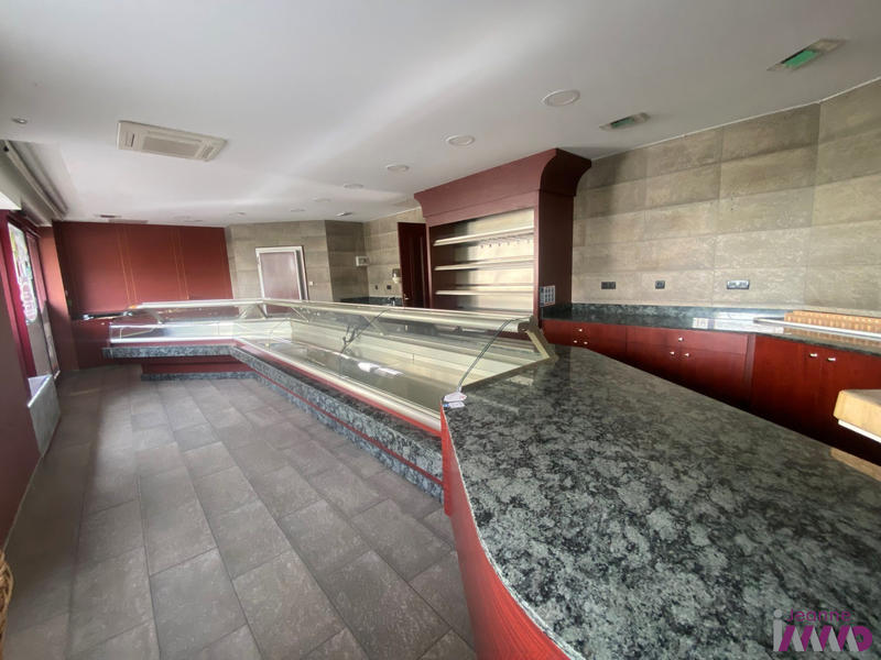 Local commercial - 110 m²