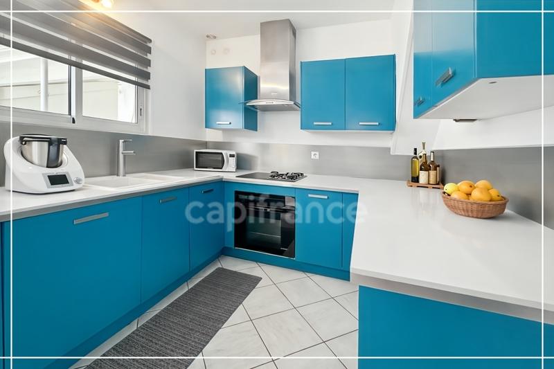 Maison - 230 m² - 8 pièces