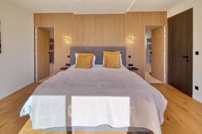 Villa - 260 m² - 8 pièces