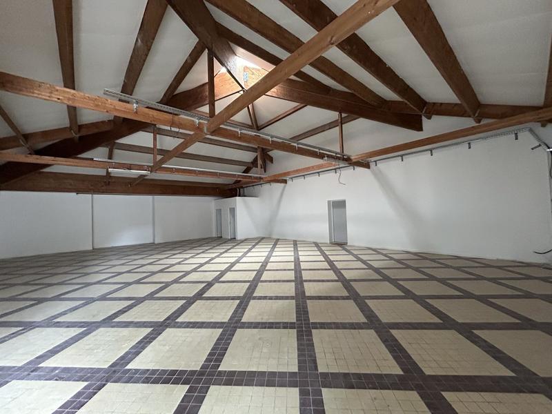 Local commercial - 198 m²