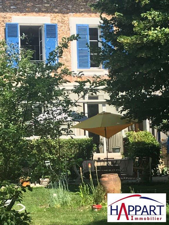 Maison - 230 m² - 10 pièces