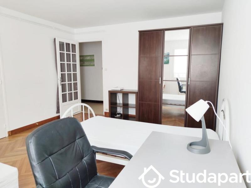 Chambre - 11 m² - 1 pièce