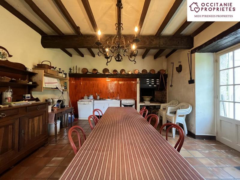 Propriété - 213 m² - 7 pièces