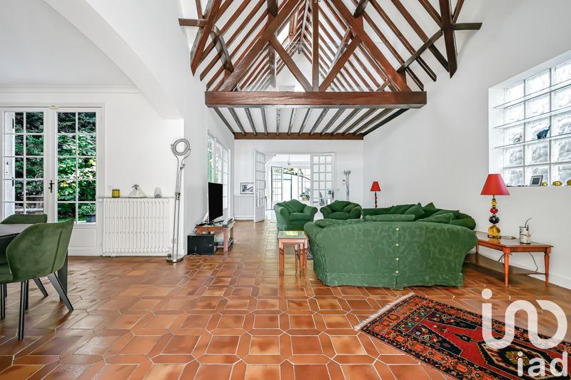 Maison - 250 m² - 10 pièces