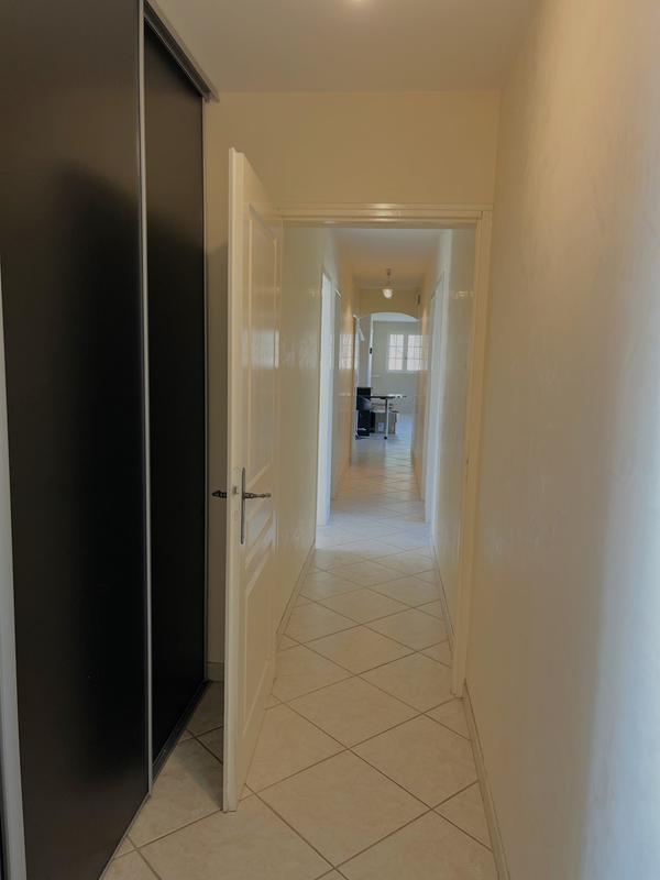 Maison - 180 m² - 7 pièces