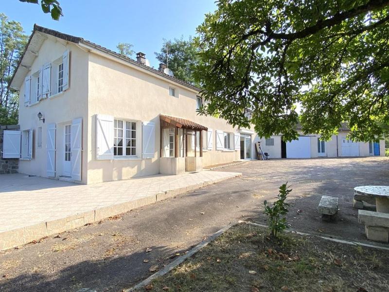 Maison - 310 m² - 10 pièces