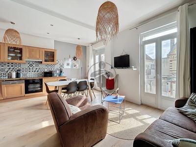 Appartement - 65 m² - 5 pièces