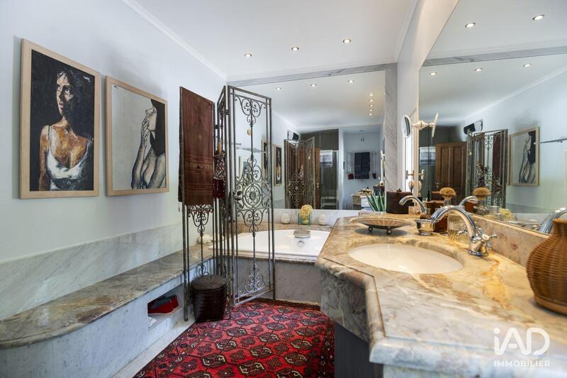 Maison - 300 m² - 6 pièces