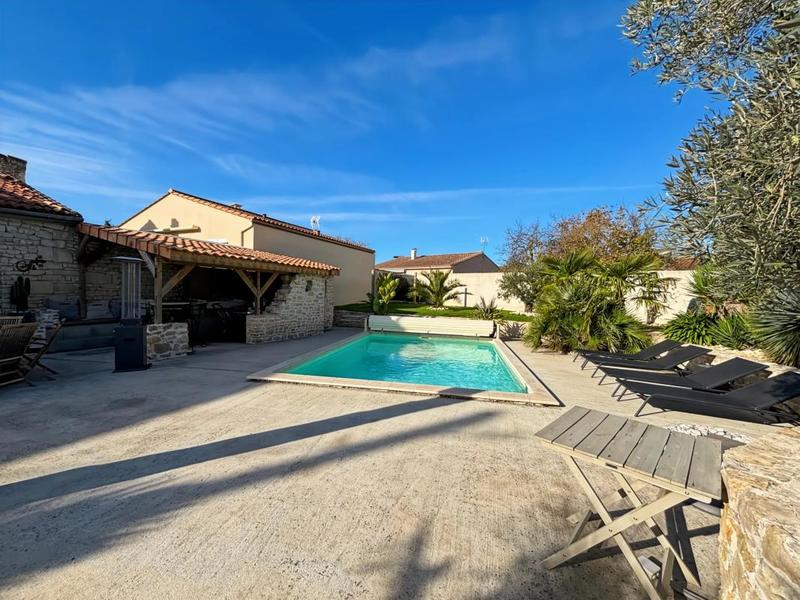 Maison - 140 m² - 6 pièces