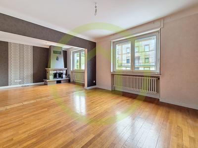 Maison - 211 m² - 8 pièces