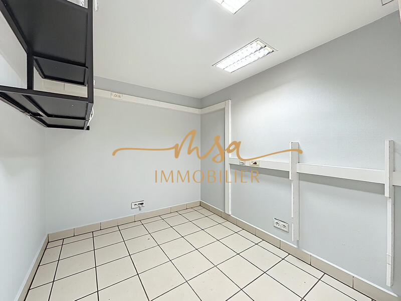 Local commercial - 53 m² - 2 pièces