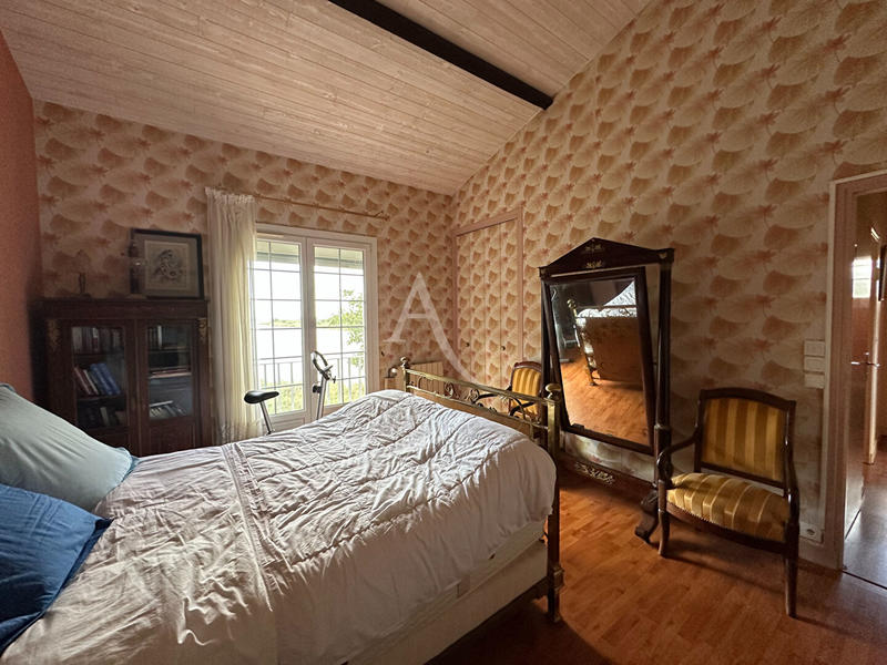 Maison - 188 m² - 7 pièces