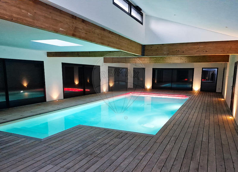 Propriété - 155 m² - 5 pièces