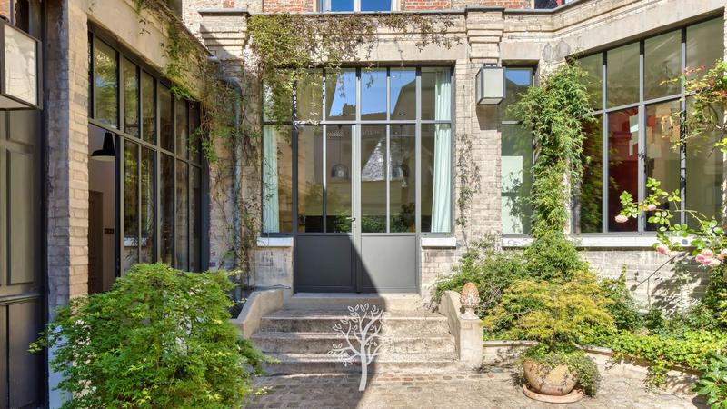 Hôtel particulier - 250 m² - 7 pièces