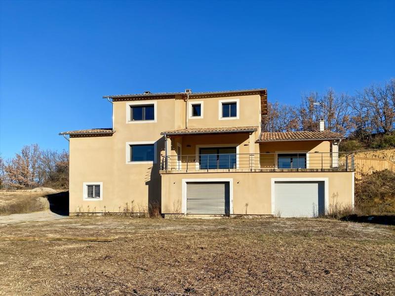 Maison - 281 m² - 6 pièces