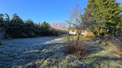 Terrain constructible - 683 m²