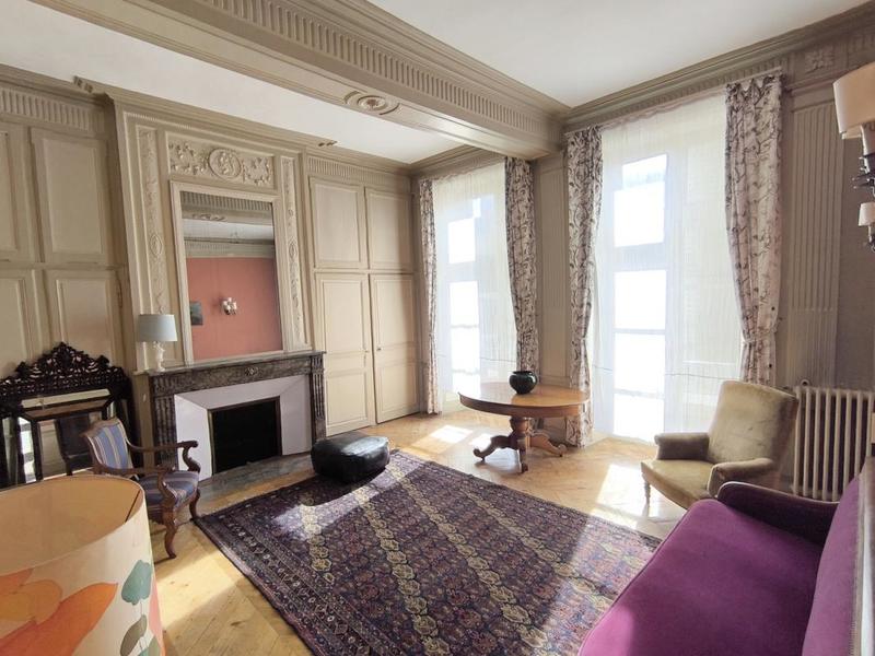 Maison - 324 m² - 8 pièces